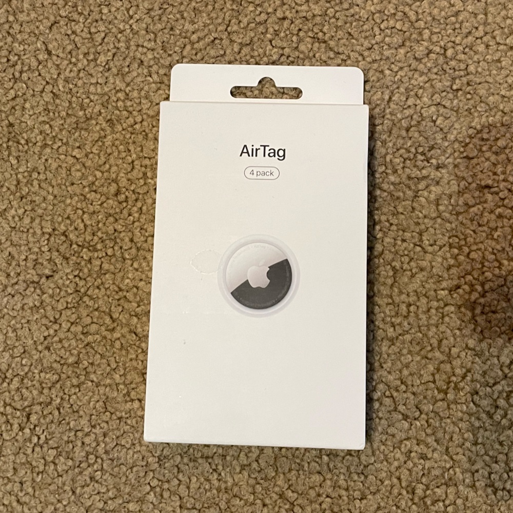 NWT Apple AirTag 4 pack - (MX542AM/A)